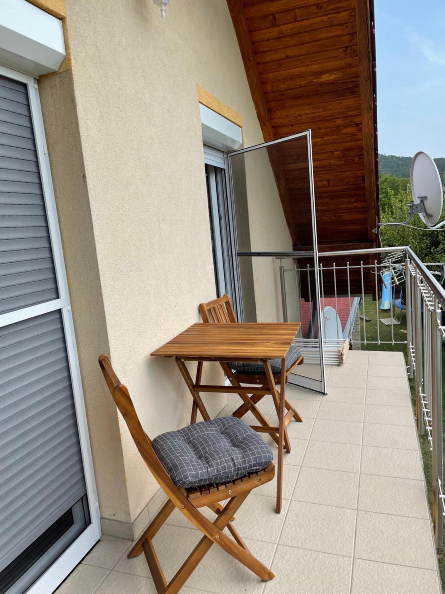 Jasmin Apartment House Vonyarcvashegy Exterior foto